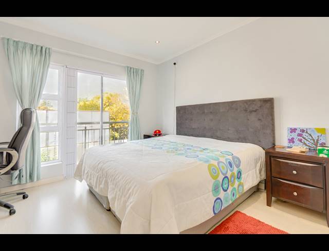 3 BEDROOM TOWNHOUSE FOR SALE IN BRYANSTON